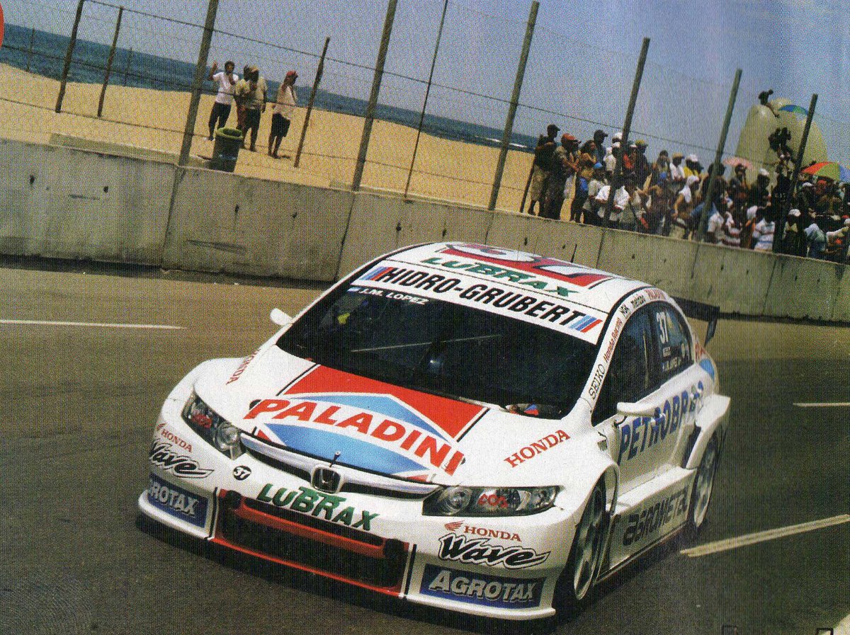 Jose Maria "Pechito" Lopez con el Honda New Civic de TC2000 consagrandose campeon en Punta del Este 2008