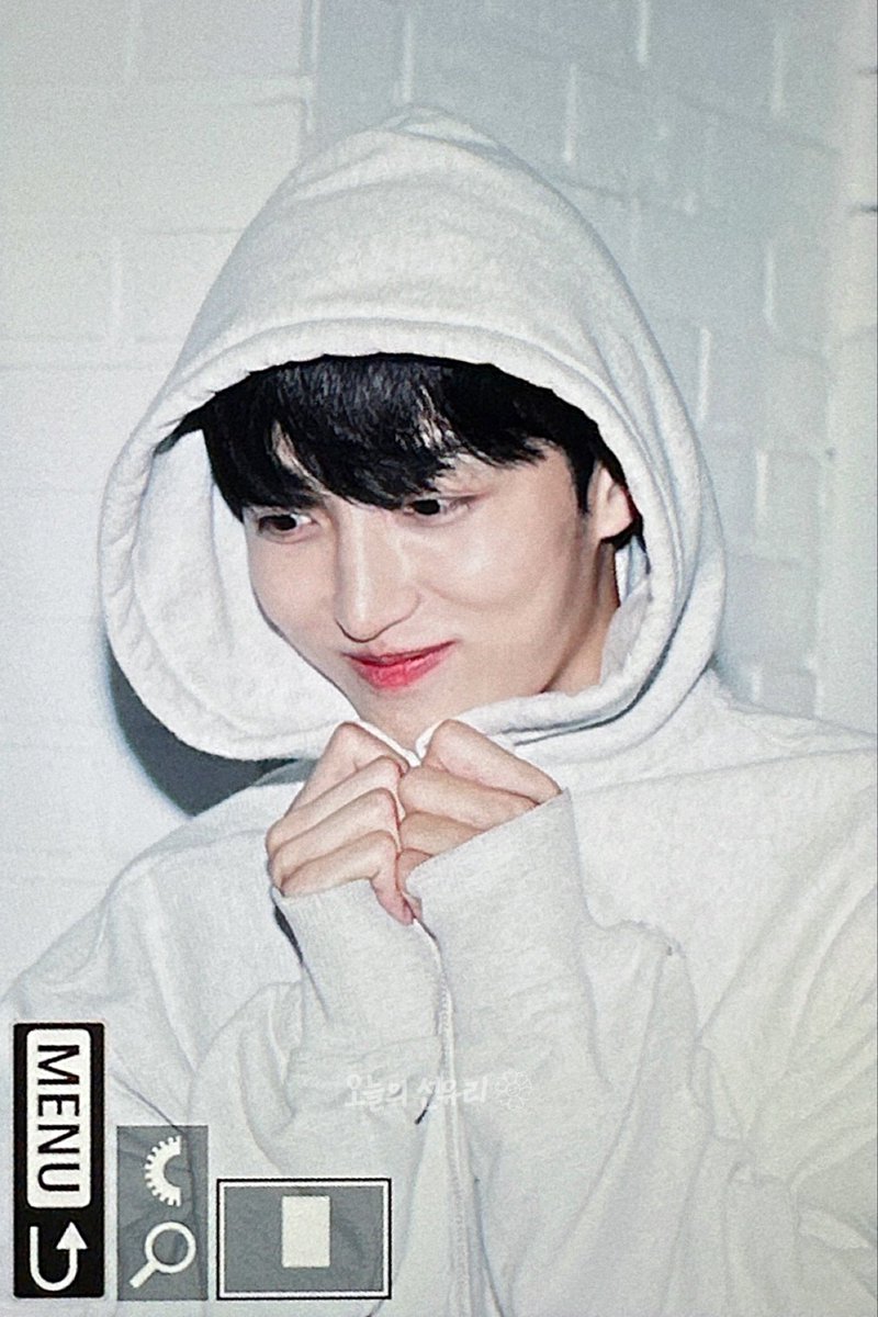 251017 퇴근 𝙿𝚛𝚎🌸   

기여어...🥹

<a href="/yyyein_n/">선율 (선예인)</a> #SUNYOUL #선율 #내마음_블룸블룸