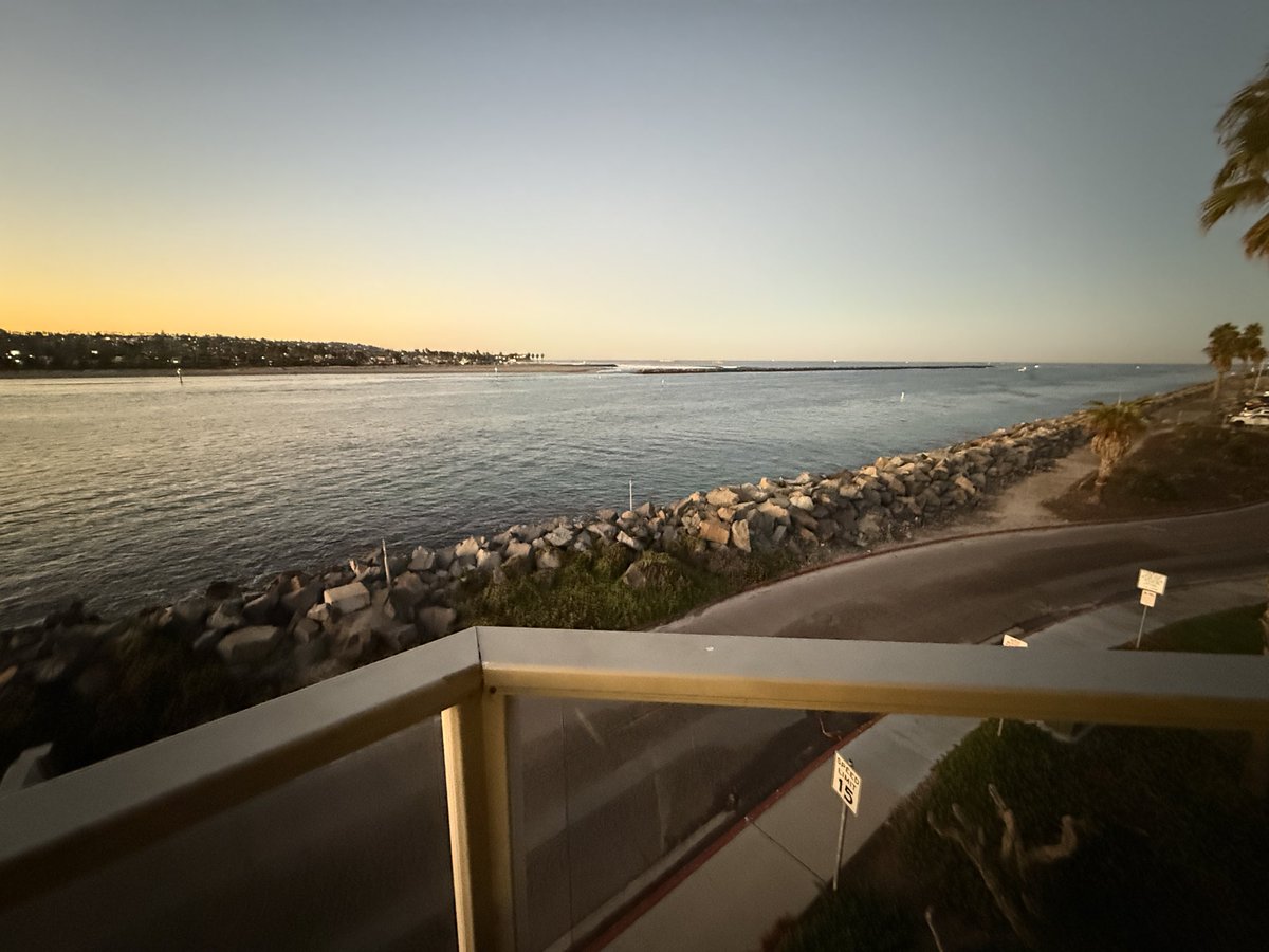 TheMazerik tweet media