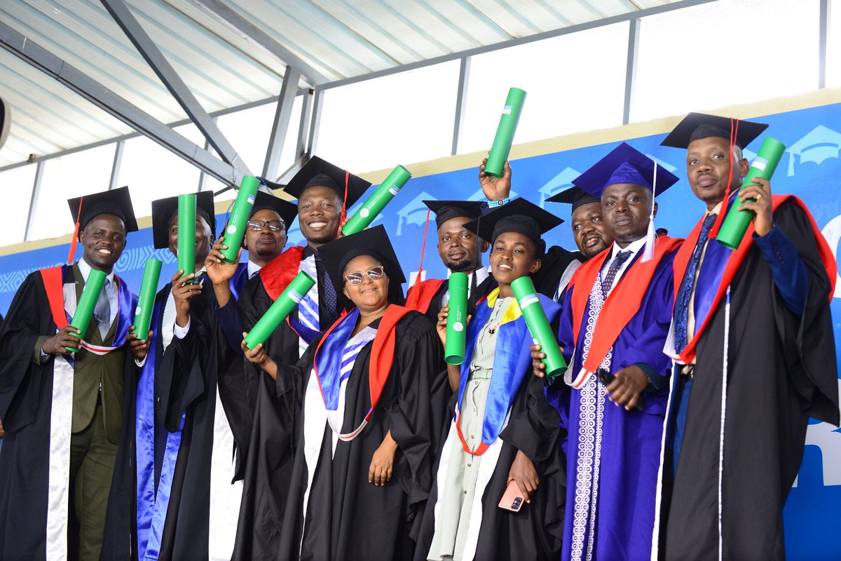 We’re proud to announce and congratulate all 14 #FETP Advanced residents on graduating from <a href="/Uni_Rwanda/">University of Rwanda</a>!
Special shoutout to Hategekimana JDD,one of the top-performing graduates!
 Huge thanks to our partners for their invaluable support in shaping the next generation of Field Epi