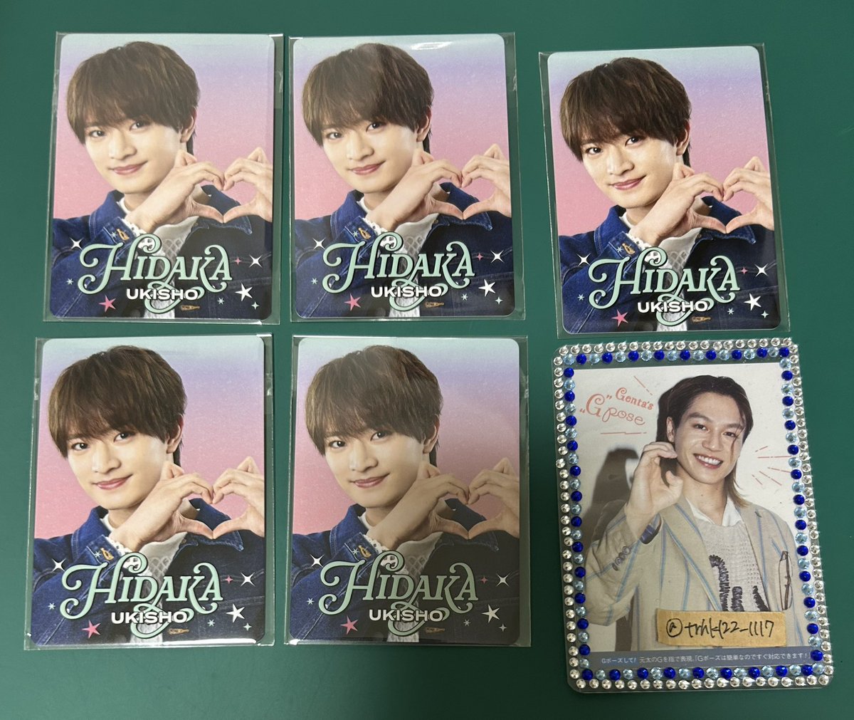 お取引白紙となった為、浮所くんのライブフォトとプロカを纏めて定価+手数料にてお買取いただける方いらっしゃいましたらお声掛け頂けますと幸いです。