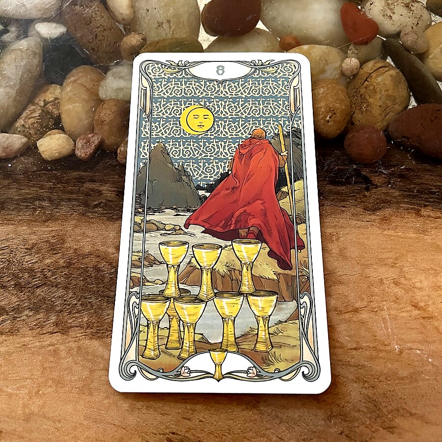 El abandono es ese silencio que despeja el camino, abriendo paso al florecer de una nueva versión de uno mismo.