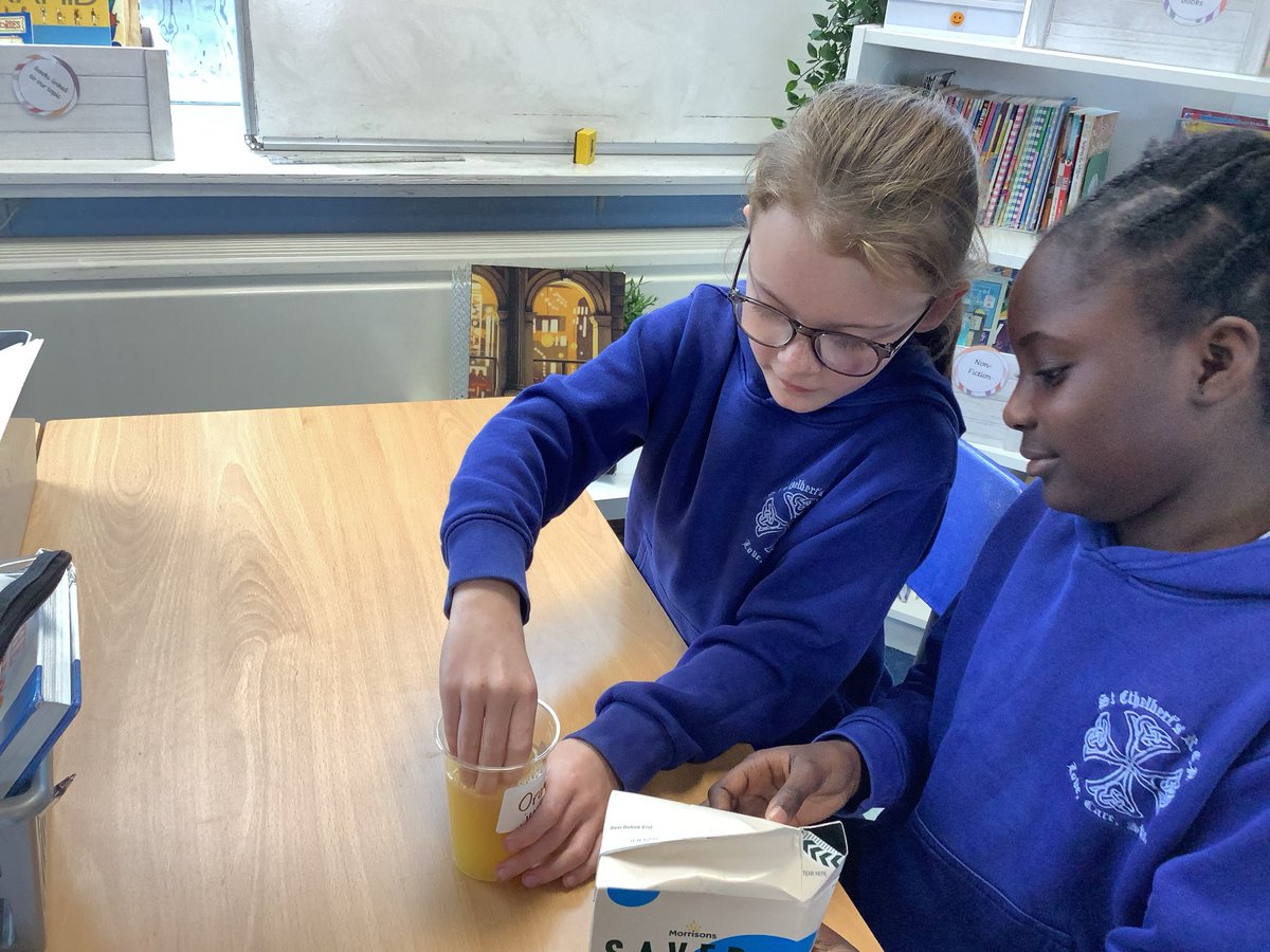StEthelbertsRCP's tweet image. @DevelopExperts Here is Y4 investigating the effects of different liquids on the teeth. #makechristknown #makinglivesbetter @STOC_CAT