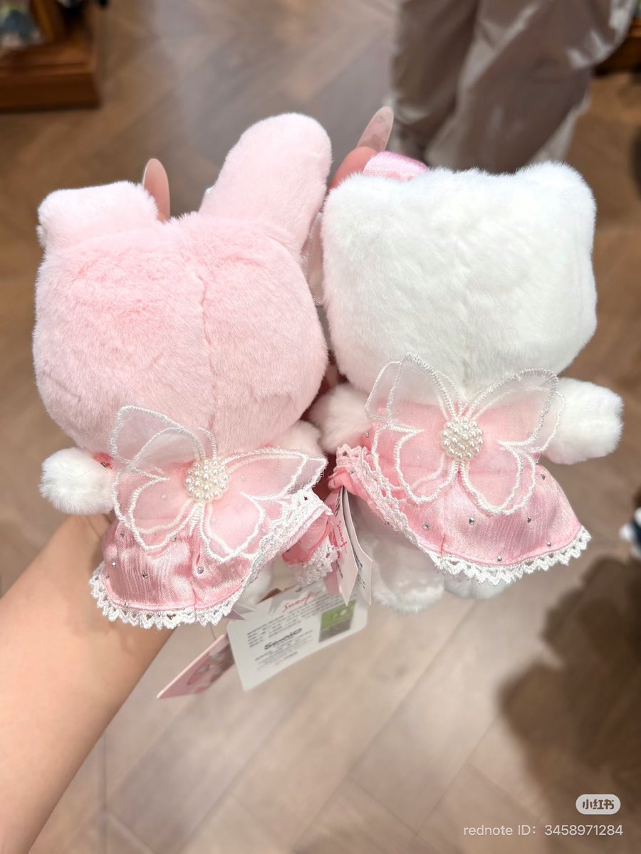 sasisbysi's tweet photo. Miniso มีพวงกุญแจรุ่นใหม่มาอีกละ รอบนี้ชีมีปีกกกก🪽🫶🏻🎀 https://t.co/RPiXRfMcI4