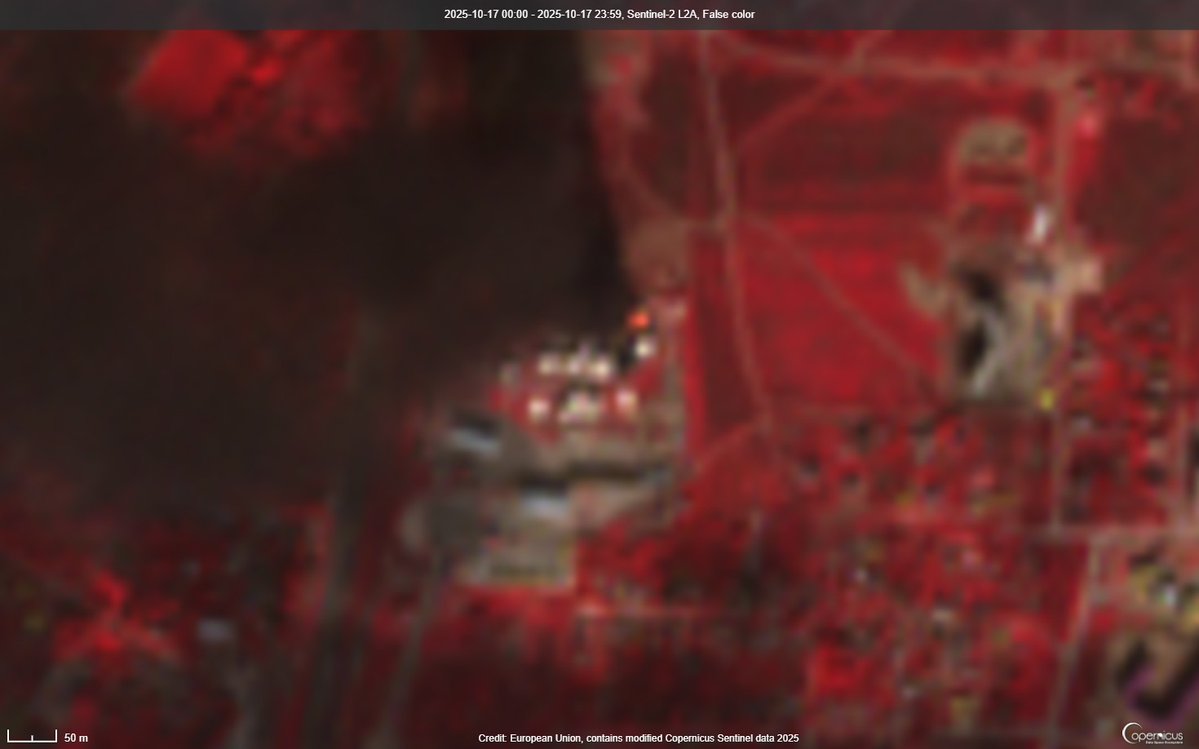 kromark's tweet image. Fire at the premises of an oil depot in Hvardiis'ke, annexed Crimea, as seen in a Sentinel satellite image taken today, Oct. 17. The depot belongs to the 'Atan' gas station network, which is already facing severe fuel shortages, according to locals.