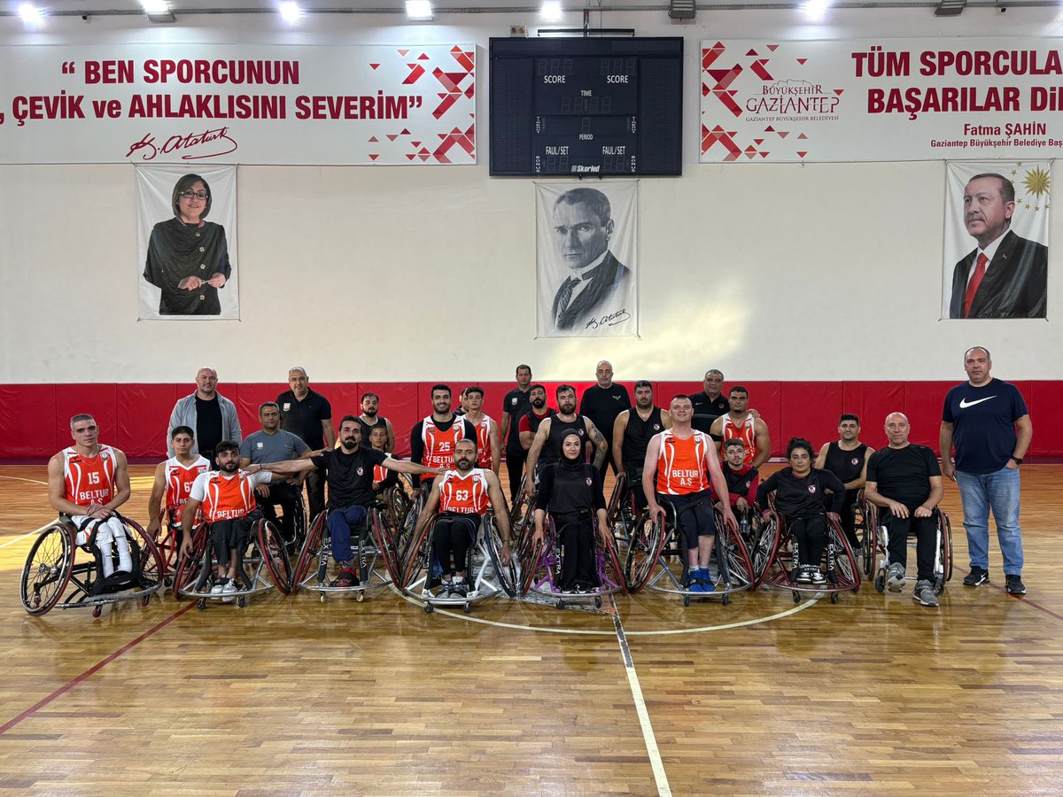 memetcetingoz's tweet photo. Gaziantep Büyükşehir Belediyesi’ne ev sahipliği ve dostça geçen hazırlık maçı için teşekkür ederiz. 🤝🏀
@sanliurfabld 
@GaziantepBeld https://t.co/Oqq6rEolfG