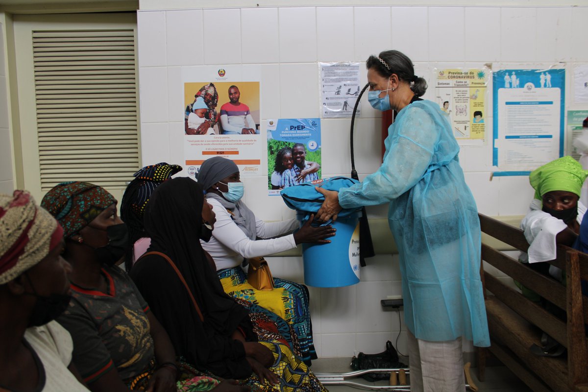 UNFPAMocambique's tweet image. 🏥 No 3º dia da missão conjunta da Embaixadora da Finlândia e da Representante do UNFPA a Nampula, profissionais de saúde e sobreviventes de fístula  partilharam histórias de coragem e recuperação no Hospital Distrital de Nacala-Porto.

#SaúdeMaterna #Empoderamento  #Parcerias