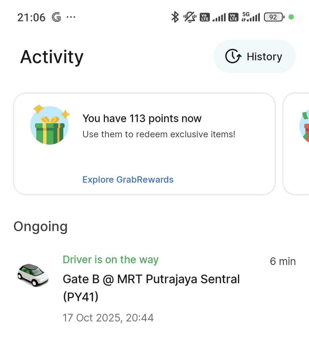 iamsharifuddin's tweet photo. Booked a Grab ride at 8:44 PM, but the driver didn’t move at all until 9:06 PM. No updates, no message, just left me hanging. 😤 @GrabMY please look into this and take necessary action against the driver. https://t.co/xi6eZMx0dt