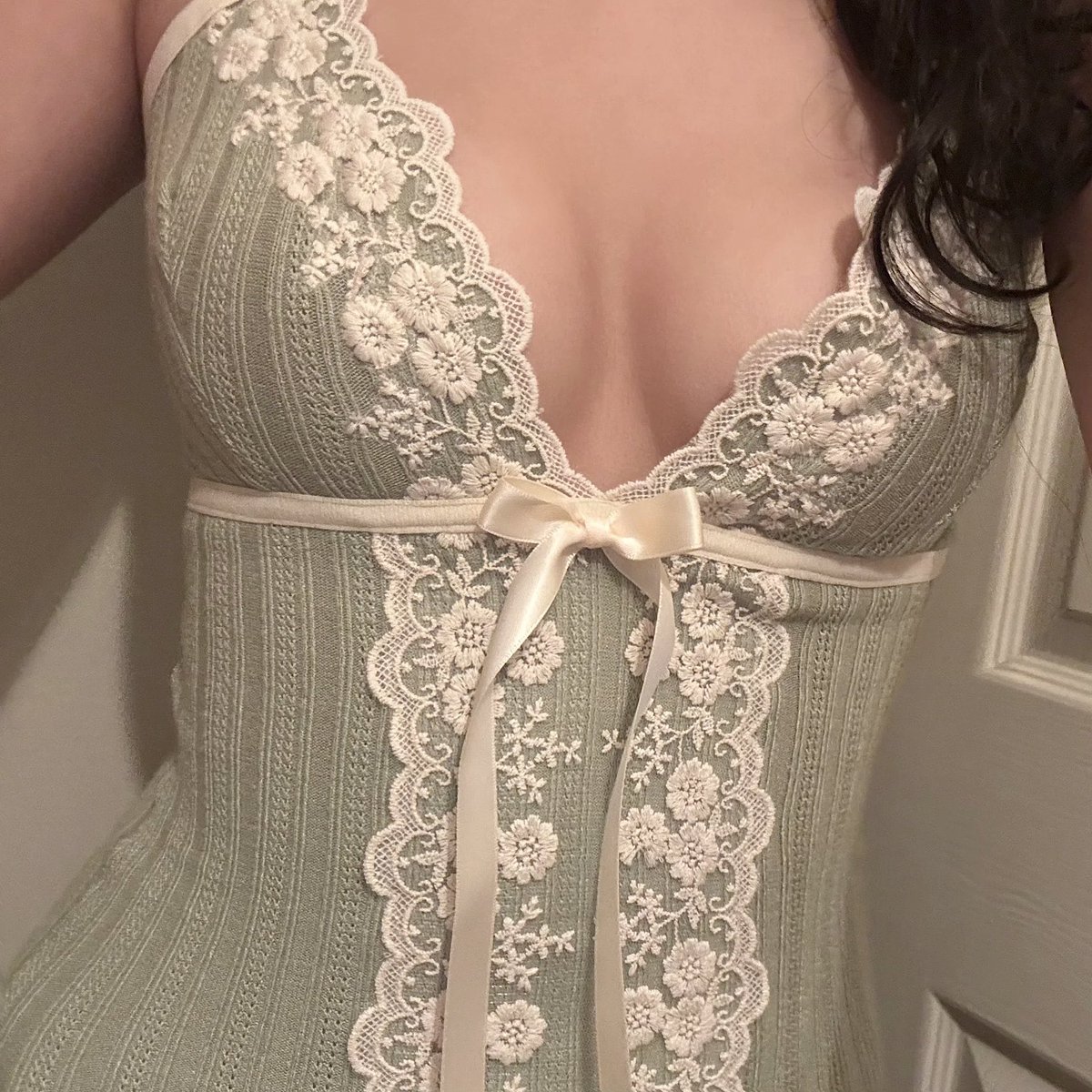 suaverotic's tweet image. 