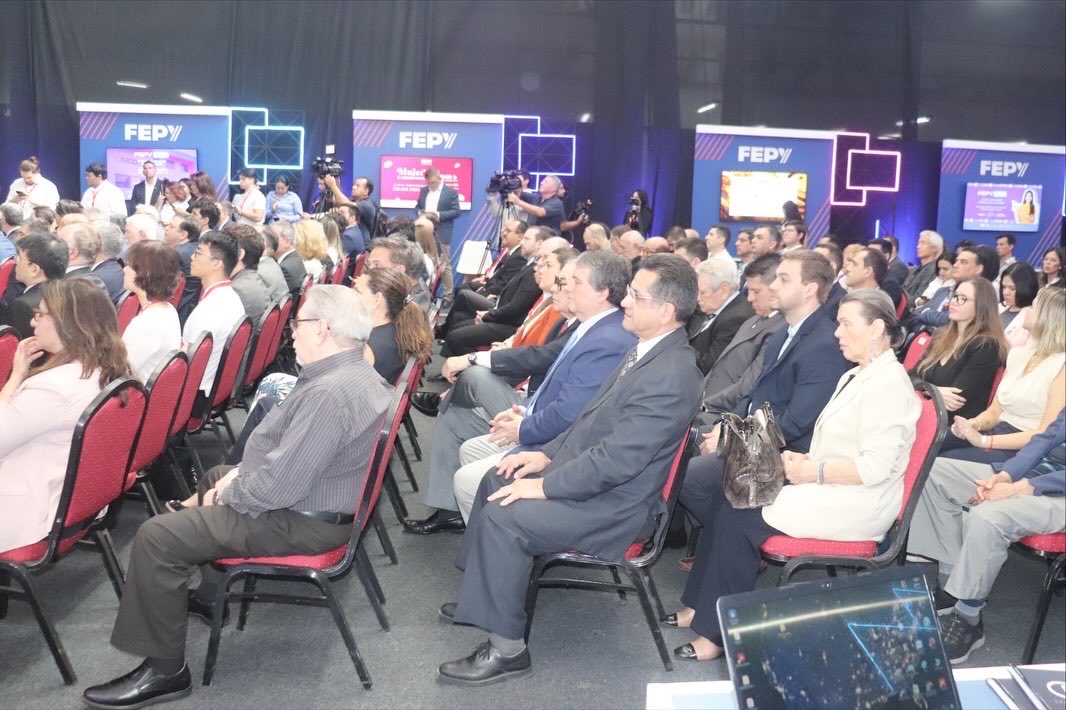 Senatur_Py's tweet image. 🚀 FEPY 2025 abrió oficialmente sus puertas, marcando el inicio de una nueva etapa para la industria, el comercio y los servicios del Paraguay.

✅ La inauguración reunió a autoridades nacionales, referentes del sector empresarial e industrial, cámaras, gremios, organismos…
