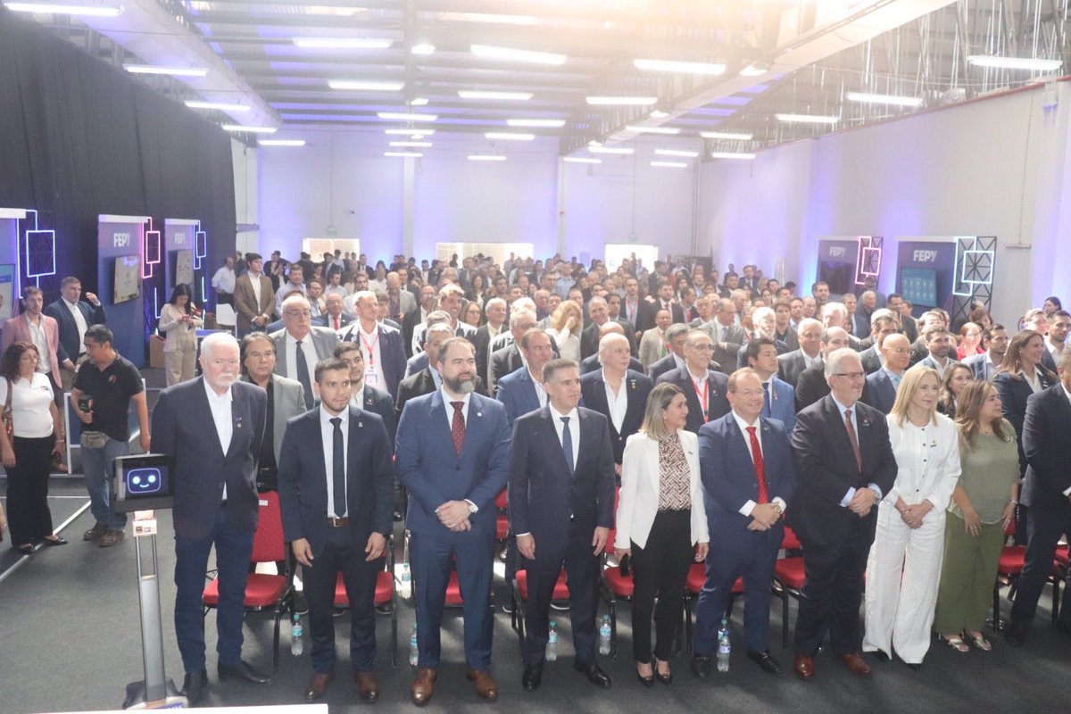 Senatur_Py's tweet image. 🚀 FEPY 2025 abrió oficialmente sus puertas, marcando el inicio de una nueva etapa para la industria, el comercio y los servicios del Paraguay.

✅ La inauguración reunió a autoridades nacionales, referentes del sector empresarial e industrial, cámaras, gremios, organismos…