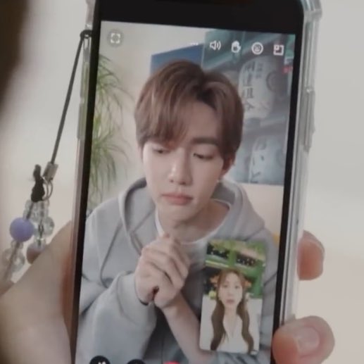 아니 분위기 던나심각한데 걍 쏘리쏘리ㅜㅜㅜ~~~하고 두손모은채로강아지얼굴하고잇는 개남친  ㅅㄹ스러워보이면아픈거임?  강아눈만뜨면다되는줄아나 젠장