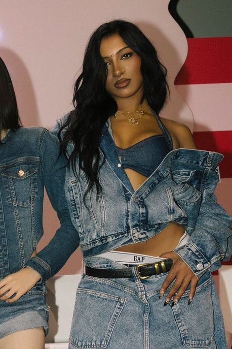 ruditoodi's tweet photo. denim on denim for #eksd #eyekonselfieday https://t.co/oMzOW9OQEv