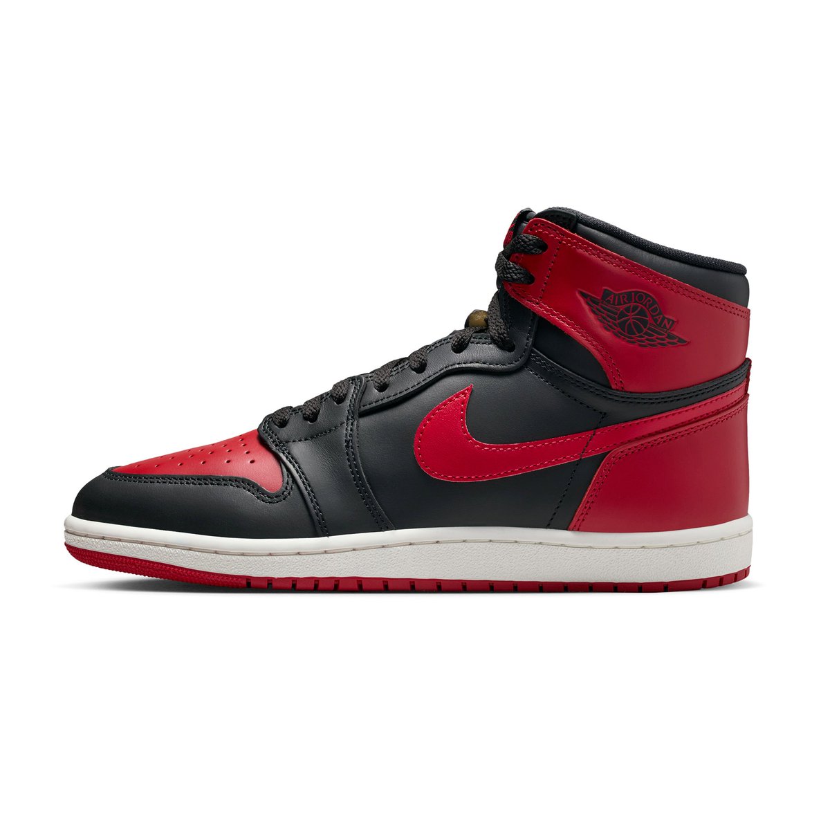 houseofheat's tweet photo. Air Jordan 1 High '85 "Bred" Returns Holiday 2025 😳 https://t.co/QsNR8eqRaU