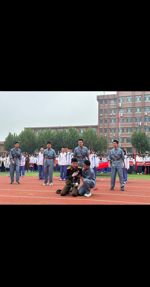 maxueskong's tweet photo. 我张自忠，为国家，民族死之决心，海不清，石不烂，绝无半点改变
#运动会开幕式 https://t.co/1XOrfQKUQO