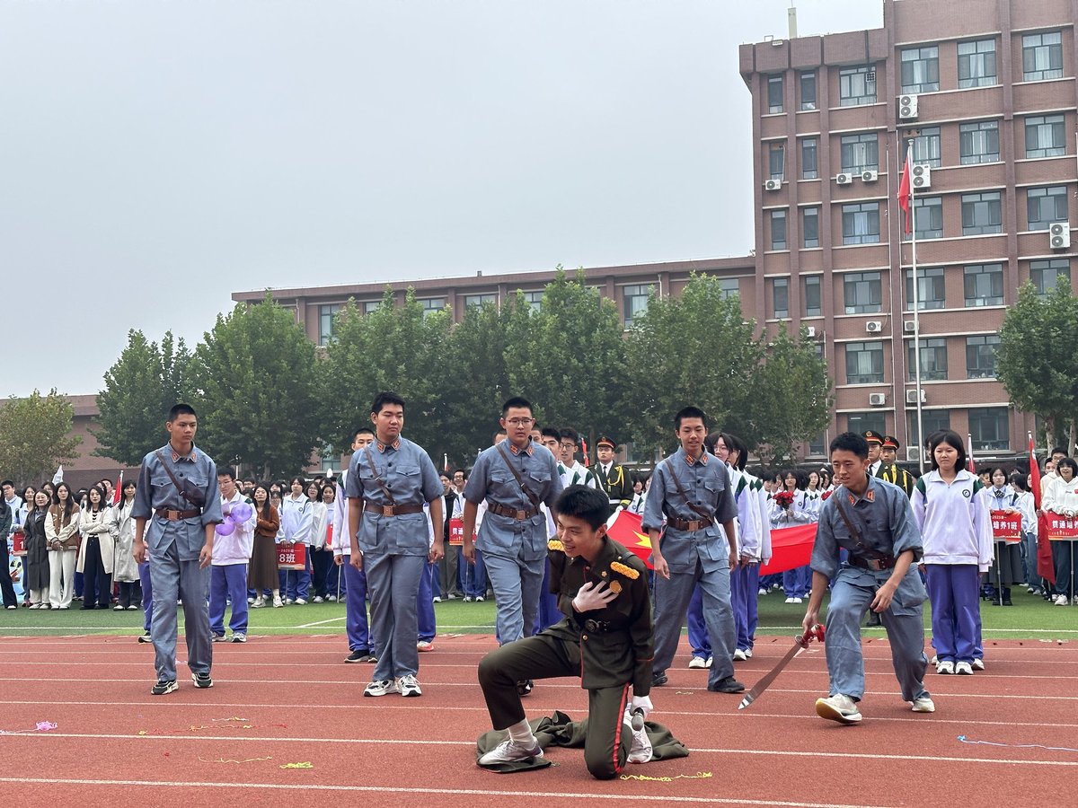 maxueskong's tweet photo. 我张自忠，为国家，民族死之决心，海不清，石不烂，绝无半点改变
#运动会开幕式 https://t.co/1XOrfQKUQO