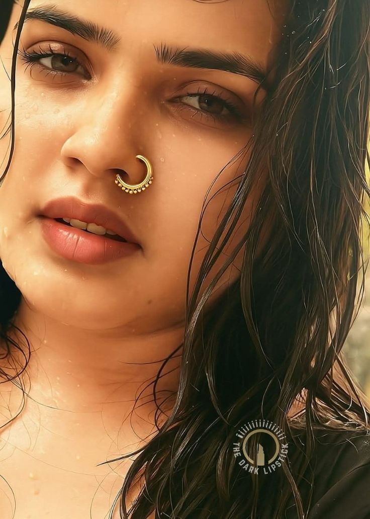 یہ بھی ممکن ہے طلب گاہِ محبت میں کبھی 
دل کی گہرائی سے تو نے مجھے چاہا ہی نہ ہو!!

#قومی_زبان