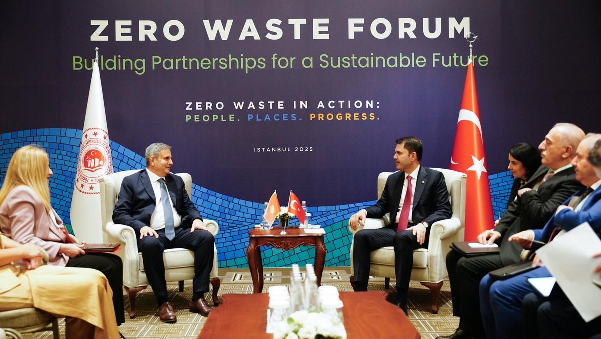 Ministar prostornog planiranja, urbanizma i državne imovine, Slaven Radunović, sastao se danas u Istanbulu sa ministrom životne sredine, urbanizacije i klimatskih promjena Republike Turske, Muratom Kurumom.