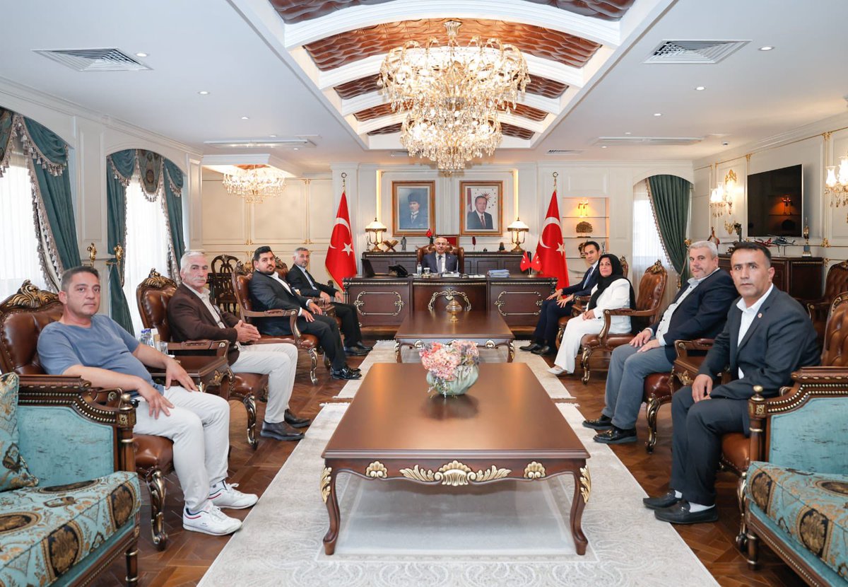 Adanadayız…
Öncelikle, Adana Valisi Sayın Yavuz Selim Köşger’i vilayet makamında ziyaret ederek çalışmalarında başarılar diledik.
Sayın Valiye nazik misafirperverliklerinden dolayı teşekkür ederiz. 
<a href="/TCAdanaValiligi/">T.C. Adana Valiliği</a> <a href="/yskosger/">Yavuz Selim KÖŞGER</a> <a href="/dypmerkez/">Doğru Yol Partisi</a> #doğruyolpartisi #adana