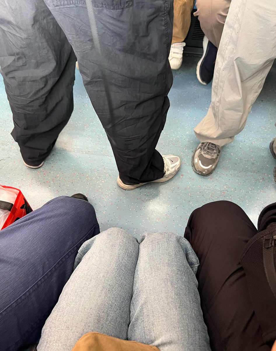 坐地铁谁懂这种痛苦？？？