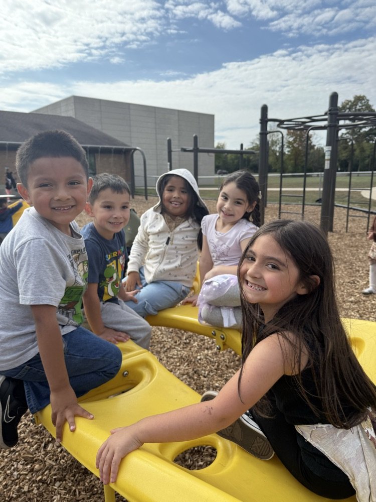 BPD3HW's tweet image. Our Howe Bears know how to make the most of a beautiful fall day! 🍂 Recess fun, laughter, and friendship filled the playground today. #HoweBears #LearnLeadSucceedBPD3 #recessfun