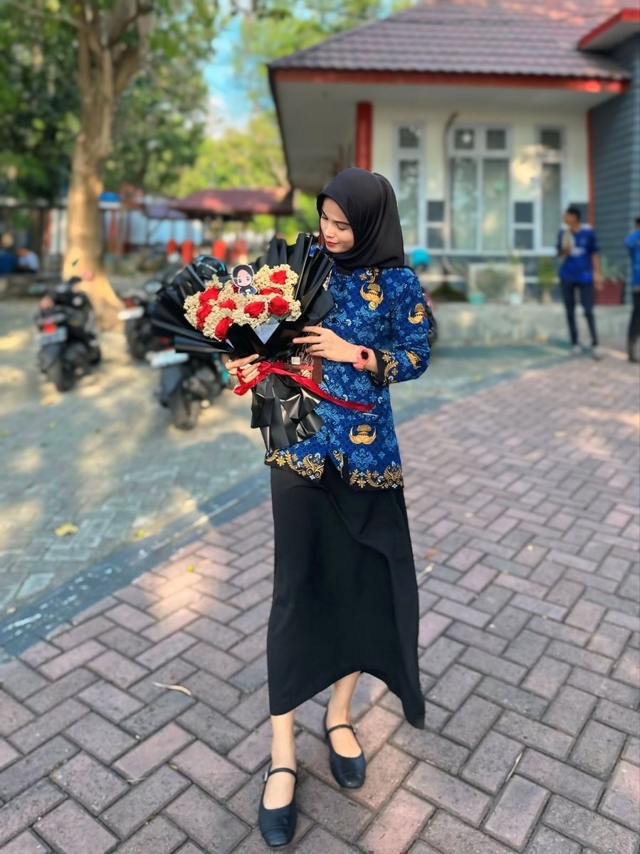 milasmilaa's tweet photo. Asmila Syarif, S.P.,M.P

"Tidak ada alasan lagi klo ditanya kapan menikah 😫🤣" https://t.co/fo8TX7uy8g