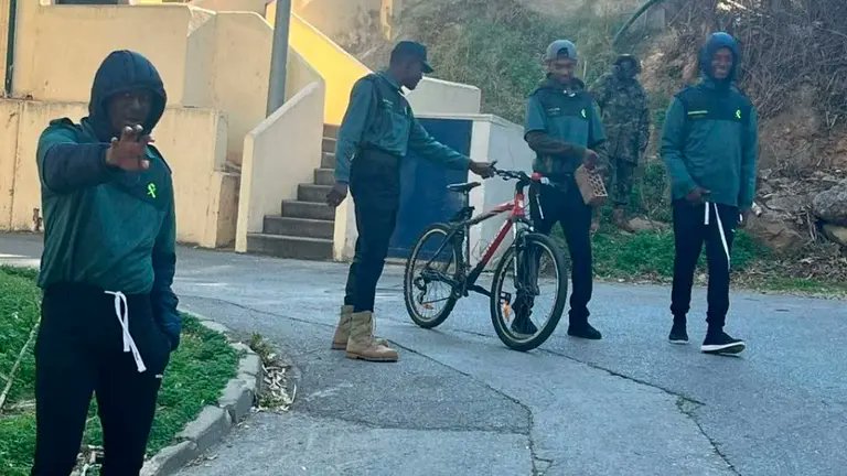 ¿Ya habéis detenido a éstos?