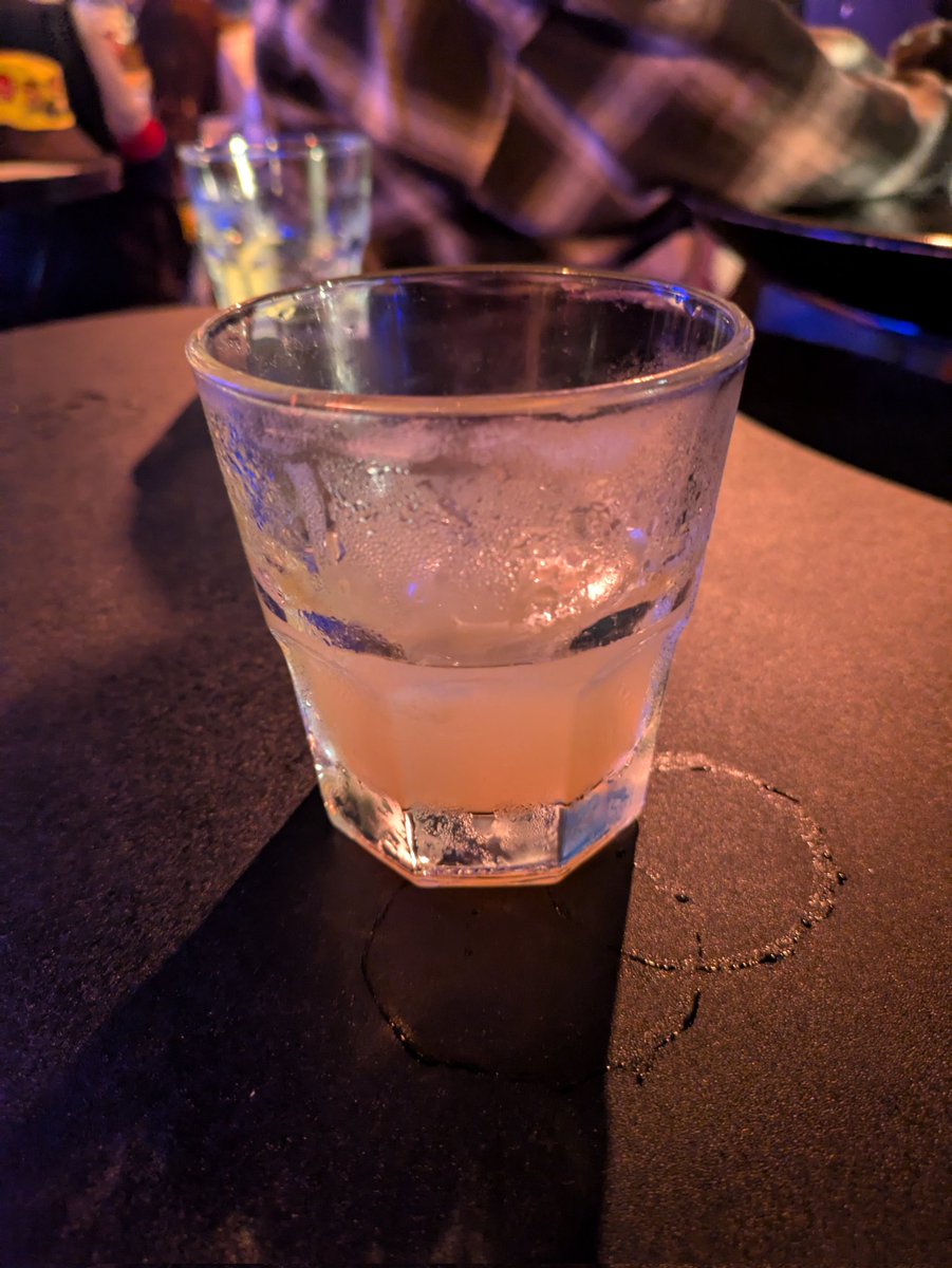 suu_ko3's tweet photo. ライブハウスでしか飲まない飲み物、そう！それがマリブパイン！ https://t.co/FZ1um8Jl01