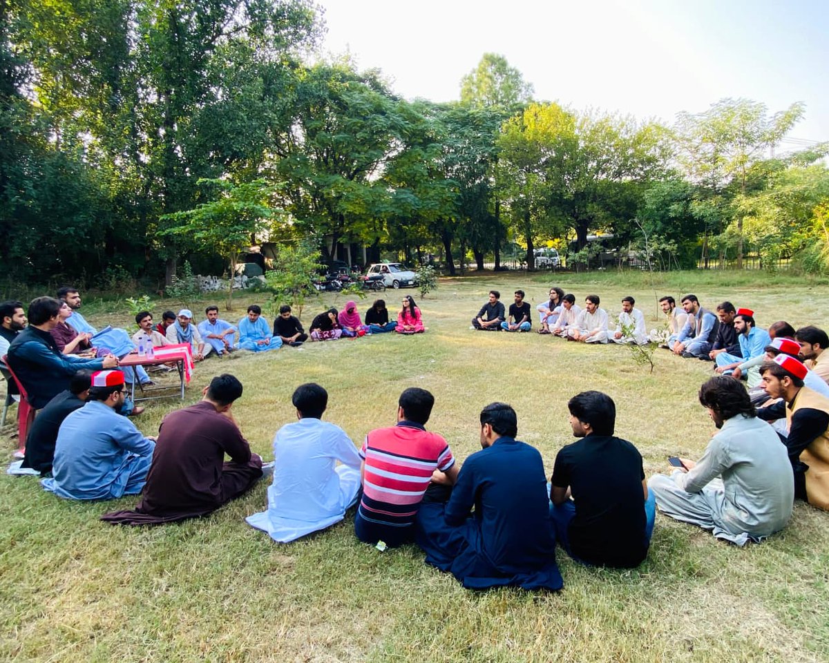 ProgStudentsFed's tweet image. Glimpses from today&apos;s study circle by PSO and PrSF NUML at ICMA Park in which many students participated. The circle was led by Federal General Secretary PrSF, Comrade Fatima Shahzad, on the topic of Connecting Struggles of Oppressed National and Classes in Pakistan to Palestine
