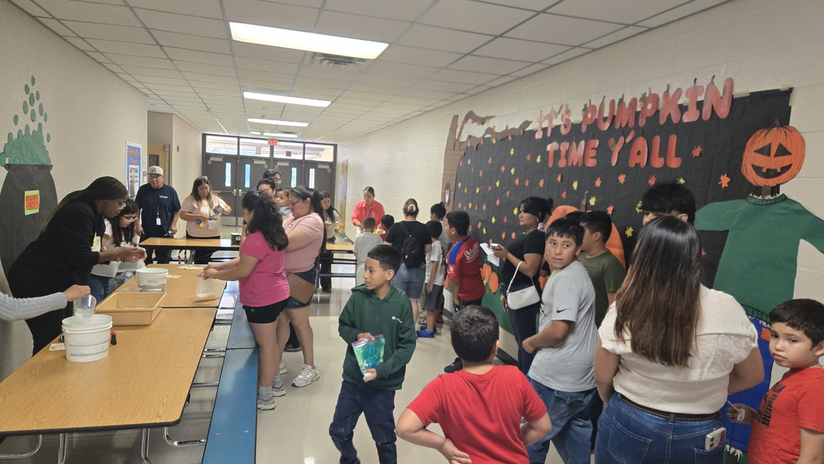 Bussey's Hispanic Heritage Program and Monster Math&amp; Science Night photo dump part 2! <a href="/AldineISD/">Aldine ISD</a> <a href="/maty_orozco/">Dr. Matilda “Maty” Orozco</a>  <a href="/drgoffney/">Dr. LaTonya M. Goffney</a>  #aldinestory #MonsterMath #HispanicHeritageMonth