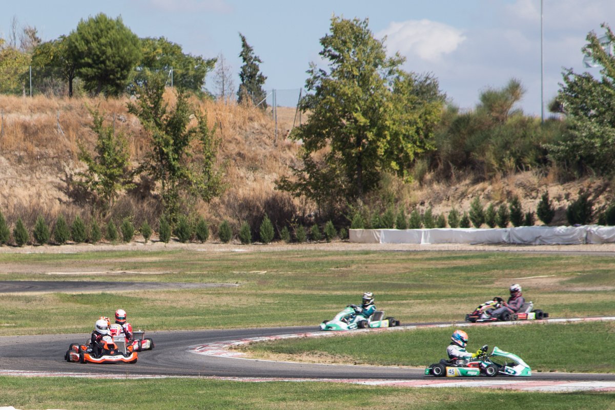SoyMotorCoches's tweet photo. Hoy nos vais a permitir que presumamos un poco 🤩🤩🤩

Nuestro compañero @Jorge_MJ, al que veis habitualmente en los vídeos de coches de nuestro canal de YouTube y leéis habitualmente en la web, es el nuevo campeón de Madrid de karting en la categoría KZ2 🏆🏆🏆

Enhorabuena!! https://t.co/TNdIOQ1hW3