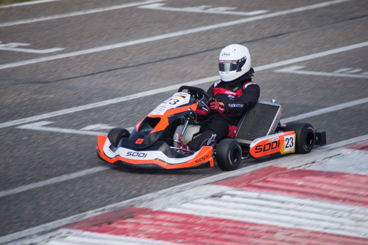 SoyMotorCoches's tweet photo. Hoy nos vais a permitir que presumamos un poco 🤩🤩🤩

Nuestro compañero @Jorge_MJ, al que veis habitualmente en los vídeos de coches de nuestro canal de YouTube y leéis habitualmente en la web, es el nuevo campeón de Madrid de karting en la categoría KZ2 🏆🏆🏆

Enhorabuena!! https://t.co/TNdIOQ1hW3