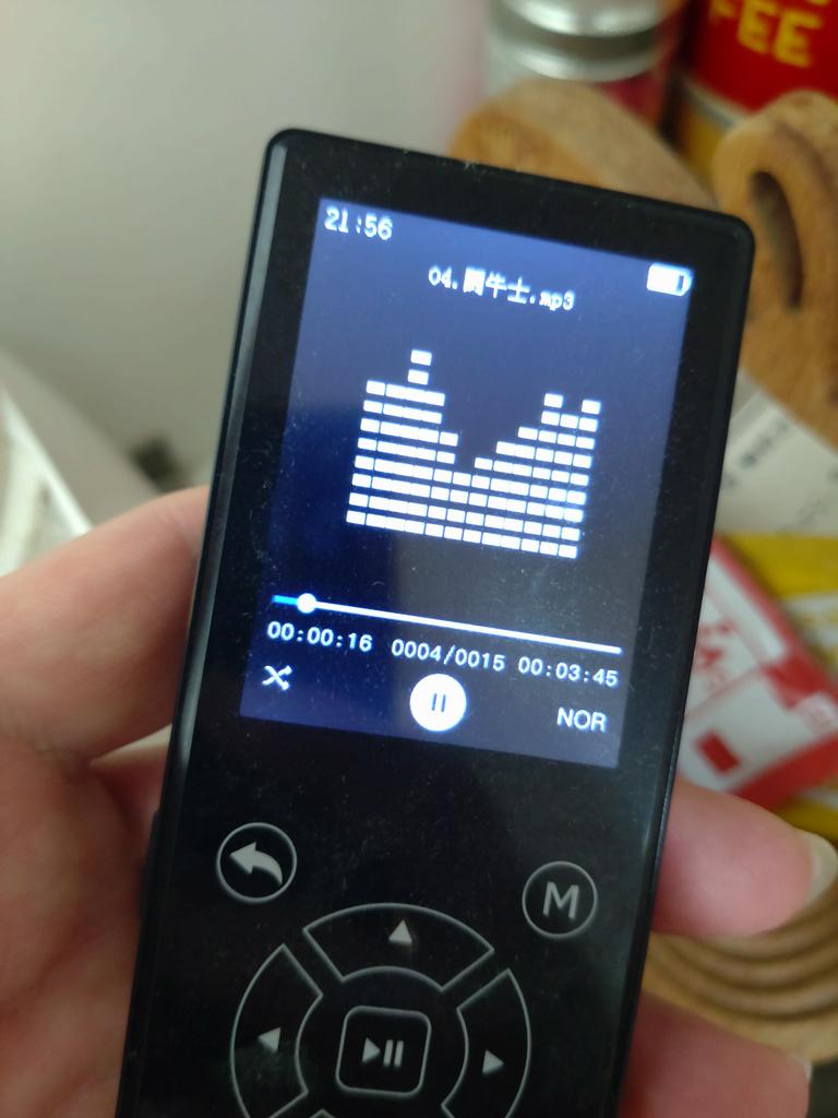 はじめたよ！
BGMはCHAR。阿久悠タッグの歌謡曲路線サイコー！