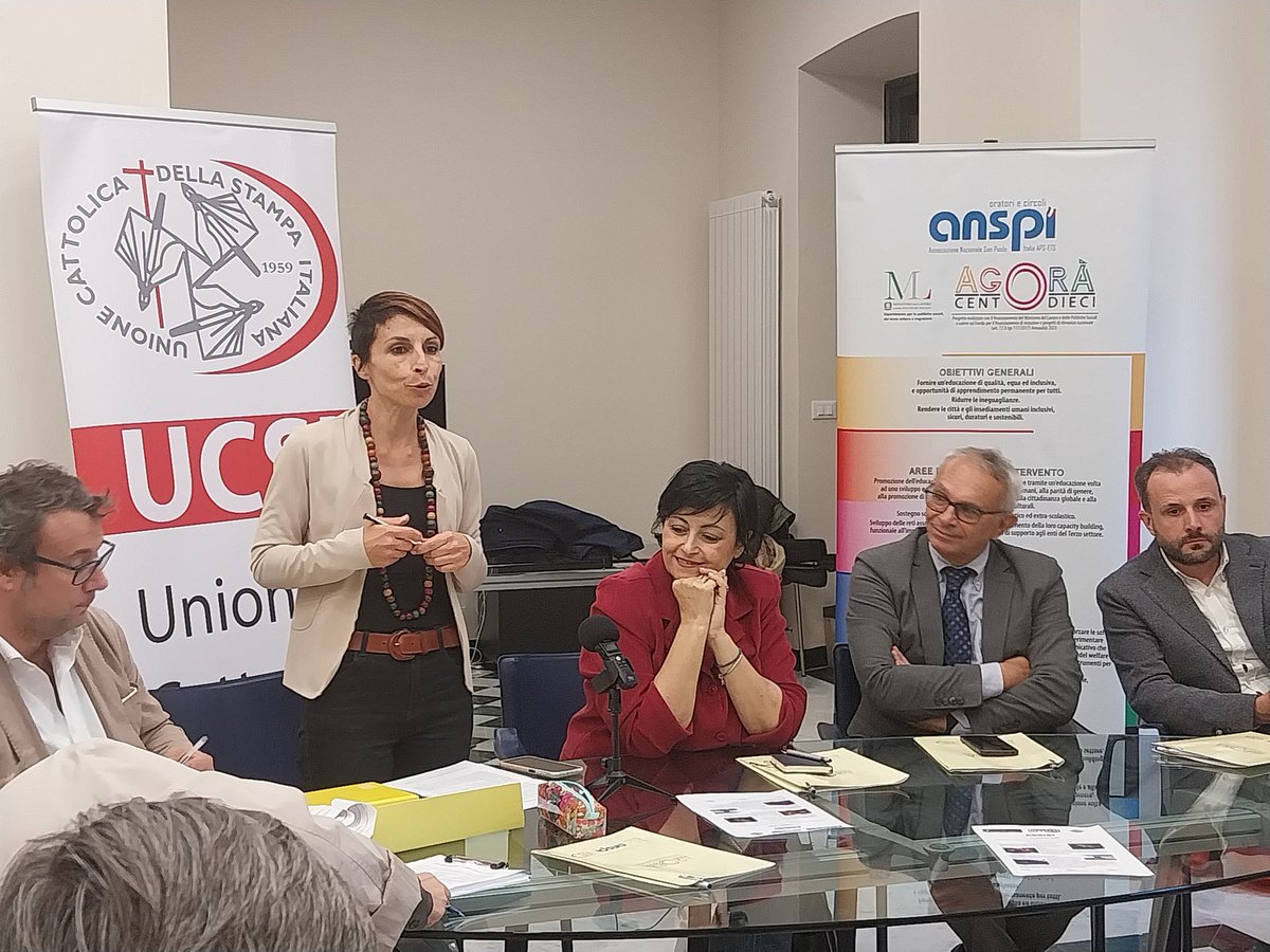 copercom's tweet image. Sesto e ultimo incontro organizzato da @UcsiSocial nell'ambito del progetto Centodieci Agorà di cui è capofila @anspinazionale

Oggi a Genova con l’Ordine dei giornalisti per parlare di giornalismo costruttivo