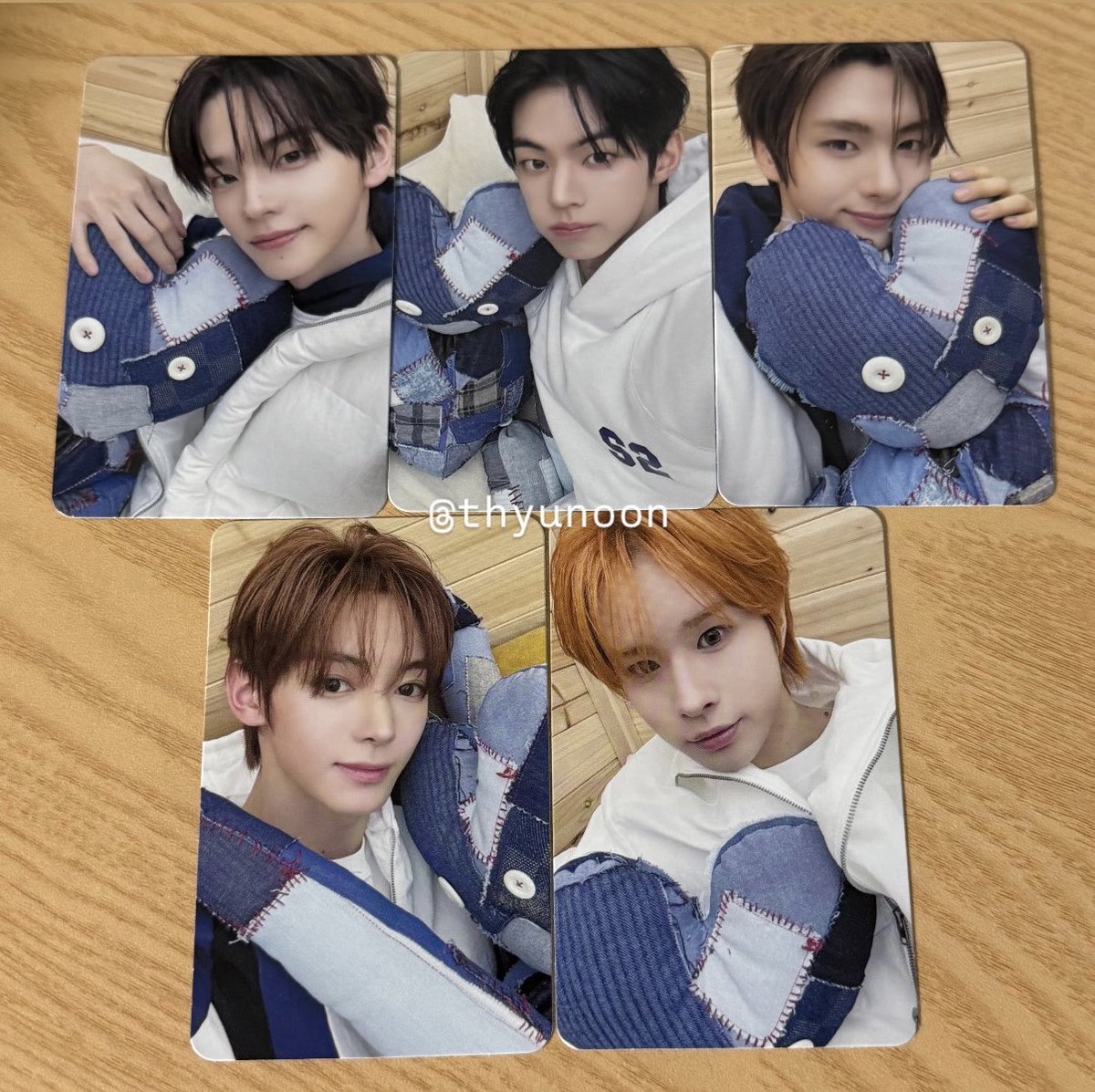 thyunoon's tweet image. 투어스 쇼케이스 특전 포카 양도

All 11.0

준등기, 반택 + 1800

DM주세요

신유 도훈 영재 한진 지훈 경민 투어스 play hard tws album photocard showcase 포카