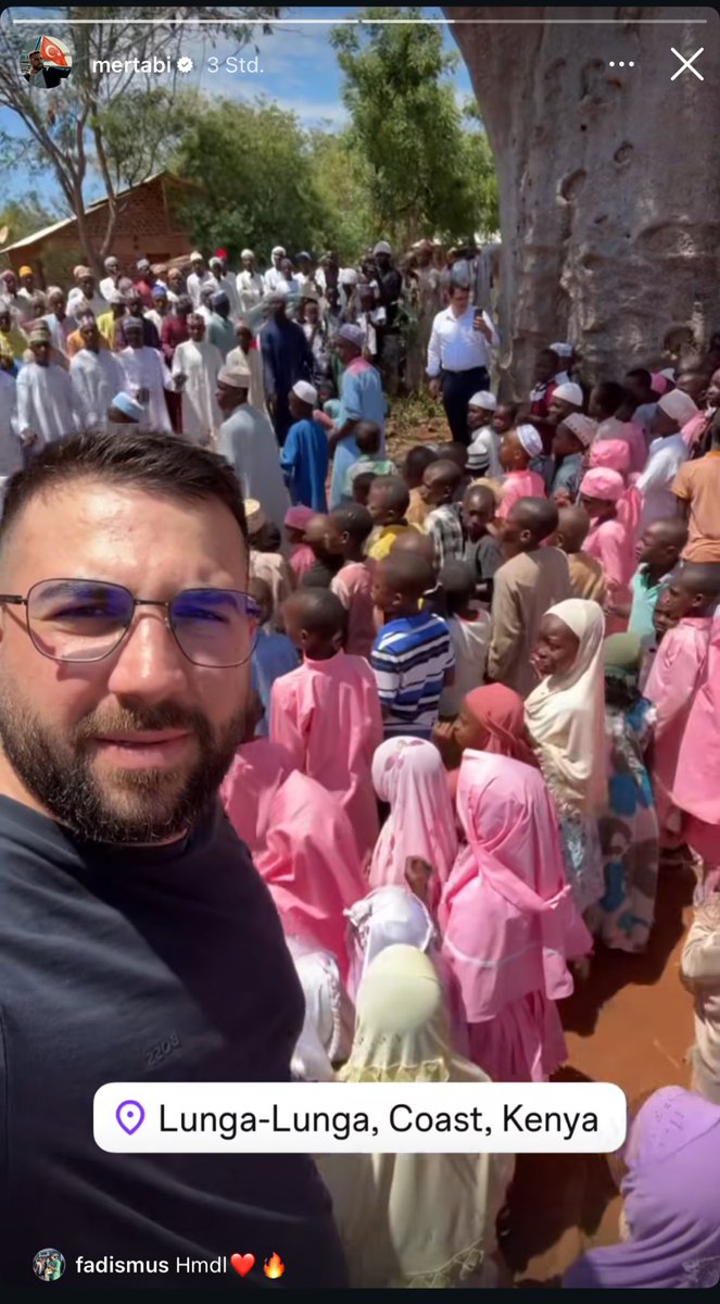fu68kan's tweet photo. hat manuellsen je so ein foto gepostet? 
ein mert hat für die schwarzen mehr getan als manuellsen je tun wird https://t.co/GSlPcRZdtr