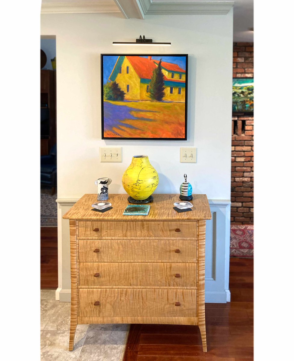 peterbatchelder's tweet image. Smaller spaces require smaller pieces, but with proper lighting, the impact of the right canvas in the right location makes a big difference...as does this pairing of wall, light and &quot;Sunbeams&quot; 24 x 24 via @sullivanframing_fineartgallery
in Bedford, NH