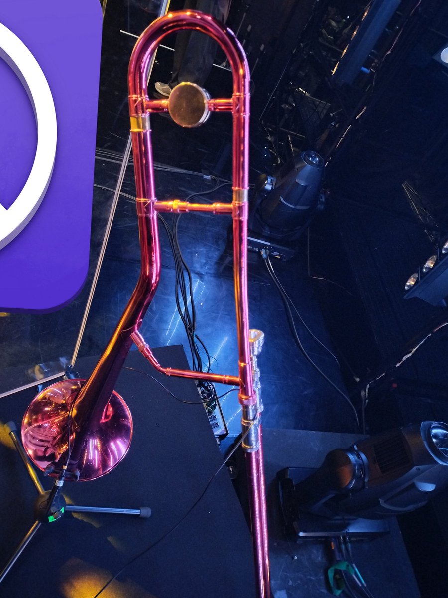 toshibones's tweet image. #Mステ  #髭男 
ありがとうございました🎩
ライブハウス『ミュージックステーション』公演楽しすぎました！
お客さんが11人目のサポメンみたいで圧倒的な声援にすごくぶち上がりました！
最高✨🔥