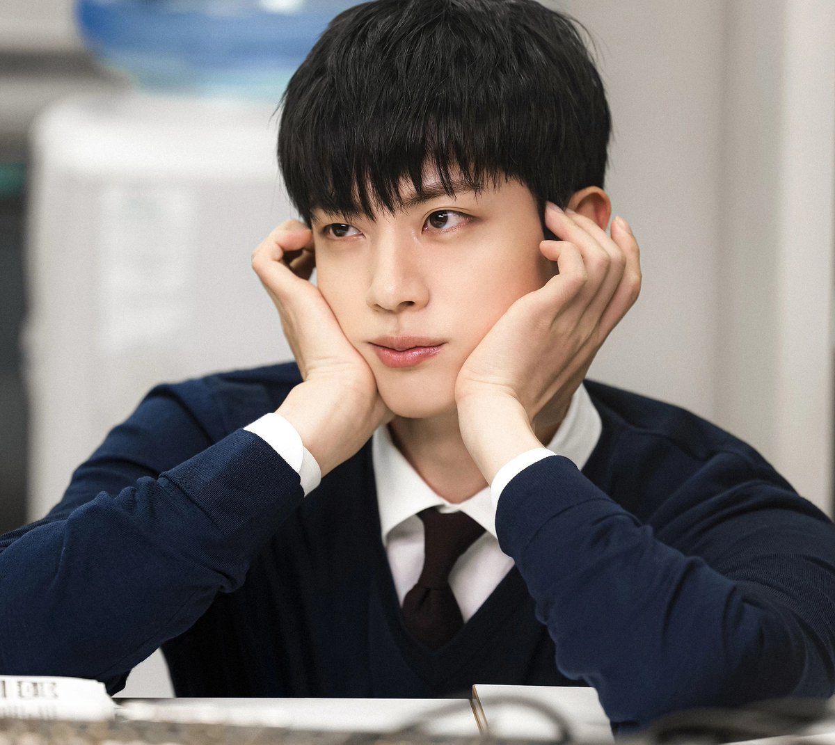 Rt or reply!

I’m voting #Jin for the #2025MAMAVOTE