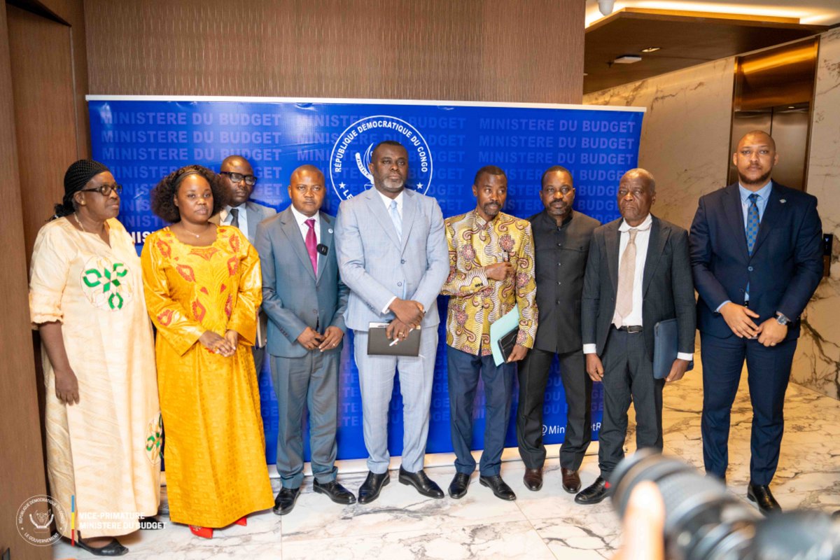 Santé publique : sous la coordination de la Première ministre Judith Suminwa, le VPM du Budget Adolphe Muzito annonce le dégel des agents bloqués et le paiement de leurs salaires dès le quatrième trimestre 2025

Le Vice-Premier ministre, ministre du Budget, Adolphe Muzito, a