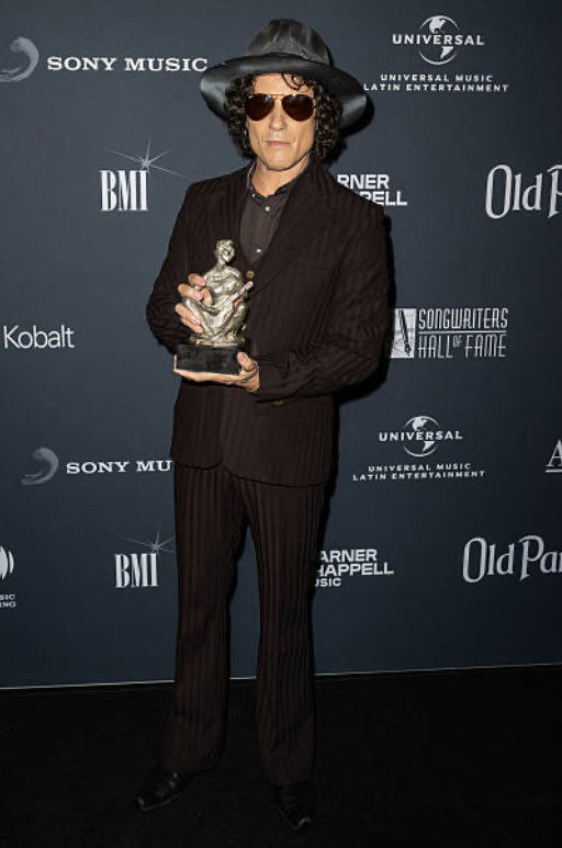 bunburyoficial's tweet photo. Enrique Bunbury entra en el Salón de la Fama de los Compositores en Miami https://t.co/RdI0SIB431
