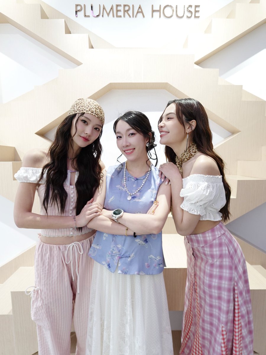 torfun10676401's tweet image. รู้สึกเหมือนเราเป็นเพื่อนกันนานเลย ร่วมงานกันมาหลายครั้งแล้ว ทุกครั้งที่มีพวกเธออยู่ก็รู้สึกสบายใจมากๆ รัก LMSY สุดๆ เลย!
#萧泰后 #中泰双语主持 #lmsy #ลูกหมีซอนญ่า #mctorfun #พิธีกรภาษาจีน #พิธีกร2ภาษา #พิธีกรทอฝันพิธีกรจีน