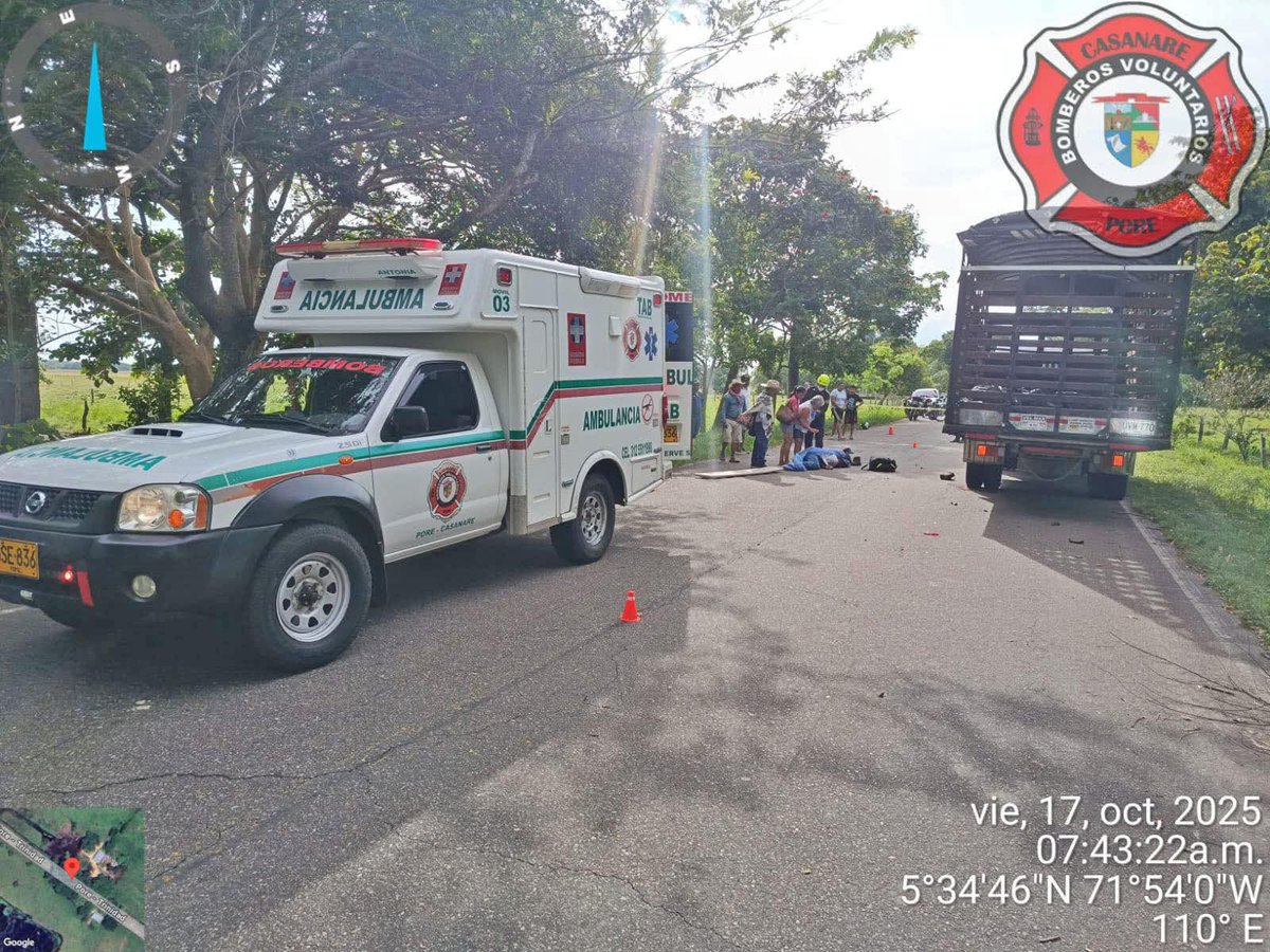 Prensalibcasan's tweet image. Un motociclista perdió la vida en la vía #Pore - #Trinidad, a esta hora se adelanta la inspección judicial e identificación del cuerpo. Al sitio acudieron unidades de Bomberos de #Pore que confirmó que ya no tenía signos vitales.