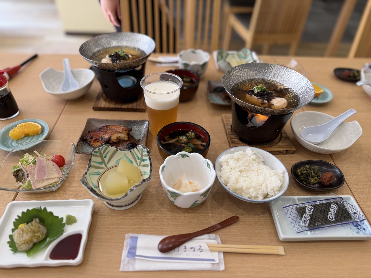 slokichi_pachi's tweet image. 和倉温泉　はまづるさんの無料宿泊招待券が大好評すぎるとの事なので！

すろ吉やります！！

🎁【復興支援！豪華プレゼント企画】🎁
和倉温泉はまづるさん♨️
すろ吉の奢りで行ってきて！！！

①“舟盛り付き宿泊券” 1組2名様✖️2本
（44,000円相当✖️2）
② “豪華舟盛り付き宿泊券”1組2名様✖️2本…