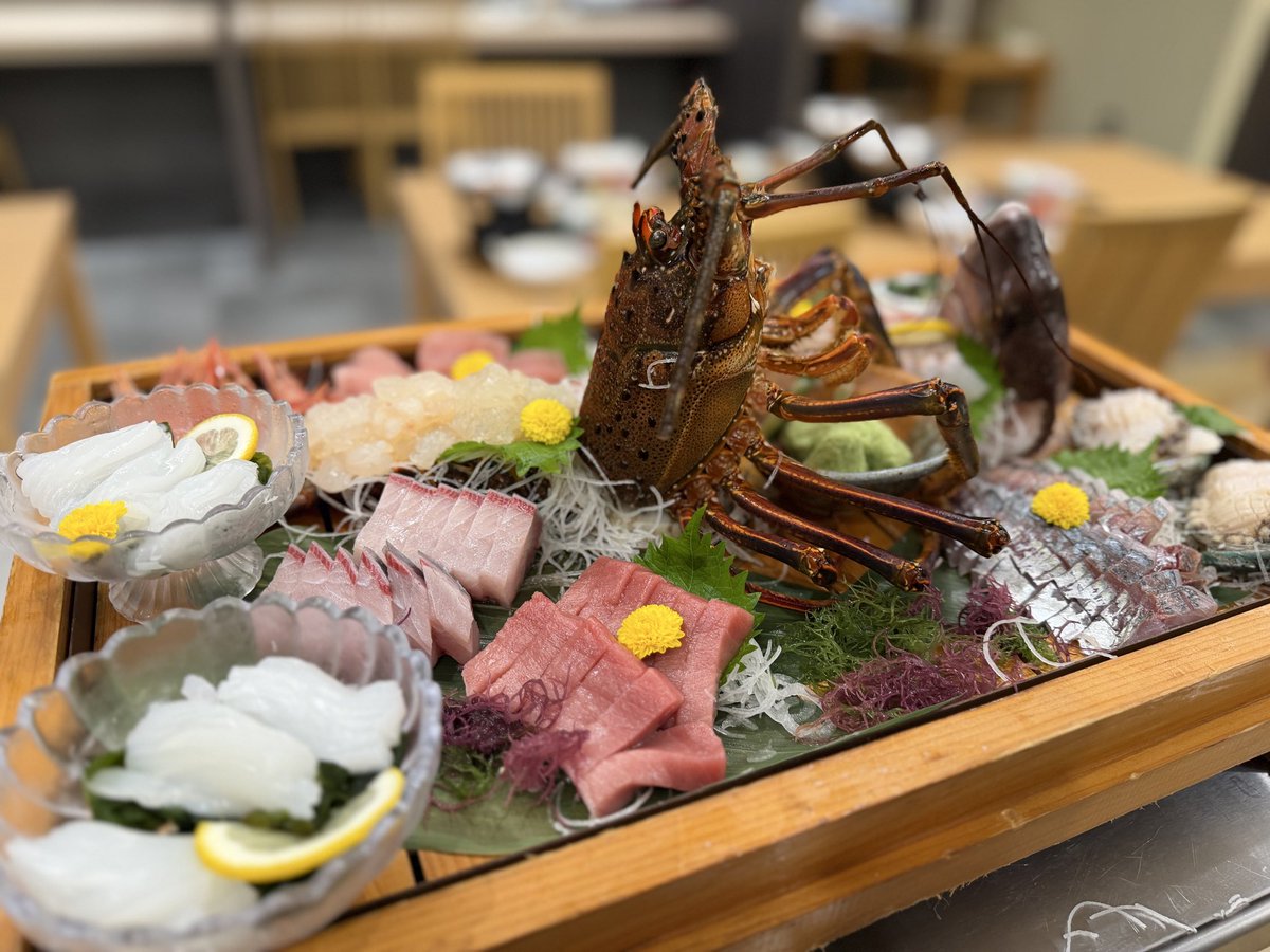 slokichi_pachi's tweet image. 和倉温泉　はまづるさんの無料宿泊招待券が大好評すぎるとの事なので！

すろ吉やります！！

🎁【復興支援！豪華プレゼント企画】🎁
和倉温泉はまづるさん♨️
すろ吉の奢りで行ってきて！！！

①“舟盛り付き宿泊券” 1組2名様✖️2本
（44,000円相当✖️2）
② “豪華舟盛り付き宿泊券”1組2名様✖️2本…