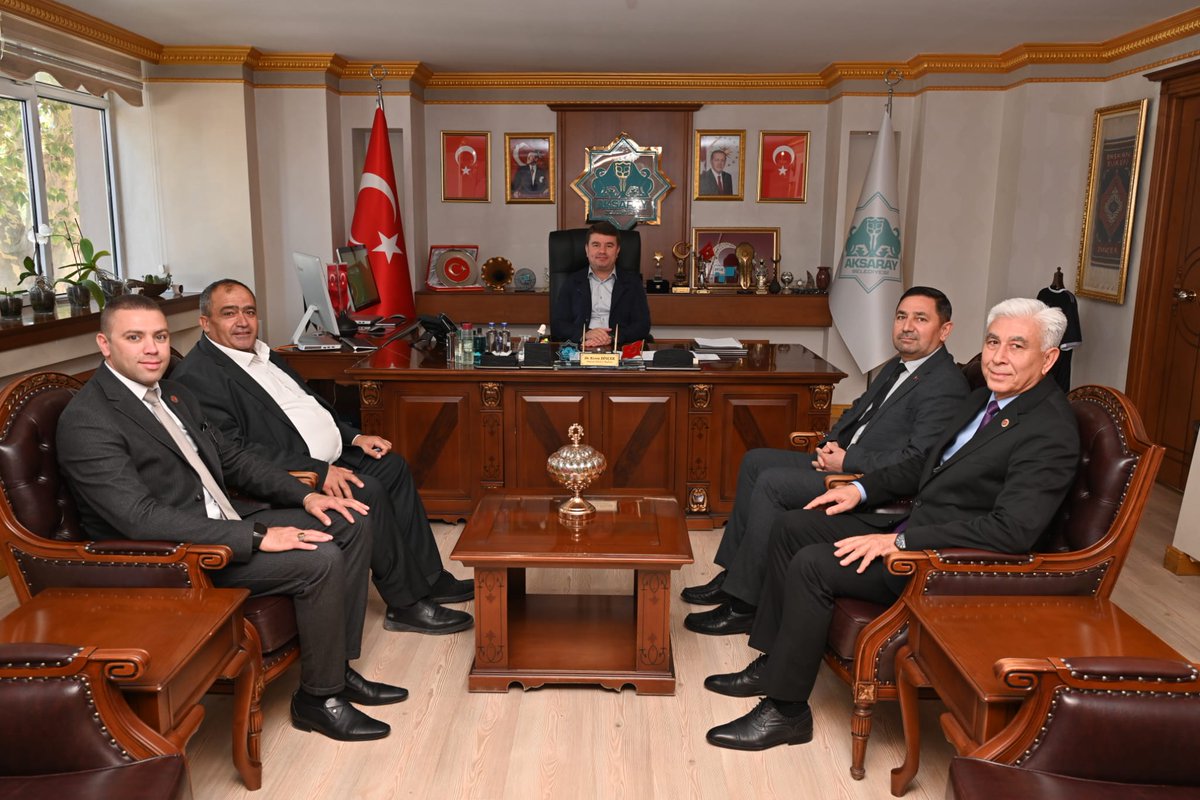 19 Ekim Muhtarlar Günü dolayısıyla Köy Muhtarları Derneği Başkanı Sn. Emin KOÇAK, Aksaray Muhtarlar Derneği Başkanı Sn. Fikret DAĞ ve Aksaray Girişimci Muhtarlar Derneği Başkanı Sn. Emre AĞAÇDELEN ile birlikte Aksaray Belediye Başkanımız Sn. Dr. Evren DİNÇER’i ziyaret ettik.