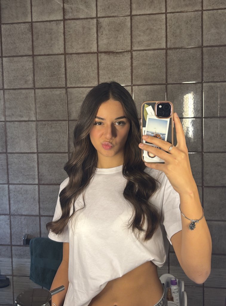 estergruckaaa's tweet photo. break from uni for #eyekonselfieday 🫶🏻 https://t.co/FT9ApPLm33