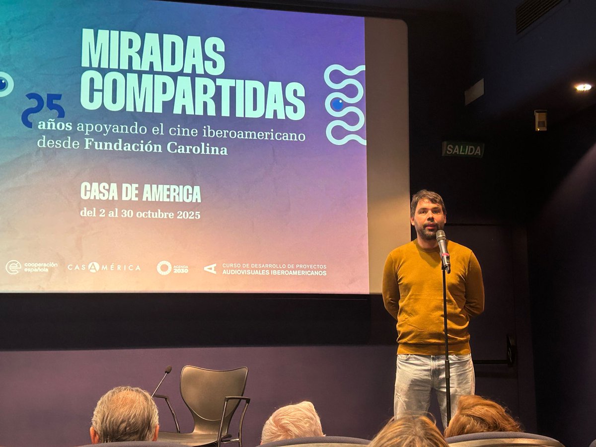 Red_Carolina's tweet photo. 🎥 Ayer, en el ciclo de cine #MiradasCompartidas pudimos disfrutar de la película “Vicenta B”, seguida de un conversatorio con su director @carlosdiazlech1 y el guíonista Nicolás Saad.
📍 en @casamerica
ℹ️ https://t.co/GrXGcUygbh
#25AñosApoyandoElCineIberoericano https://t.co/g6AFOCC0JU