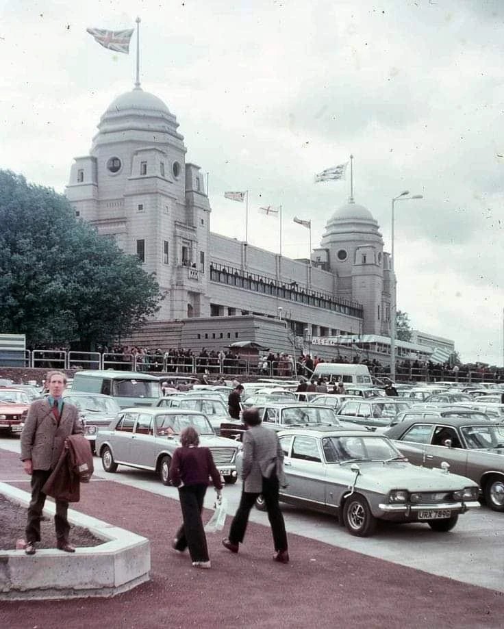 90s Football tweet media