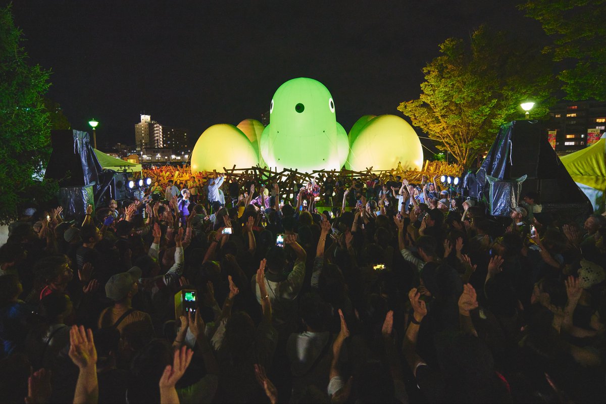 afromance's tweet image. TOSU NESTIVAL、大盛況で終了しました！

九州のハブ、鳥栖の可能性を引き出す試み。

巨大な鳥の巣を中心に、音楽、スポーツ、食や雑貨など、4日間でのべ100店舗以上！

夜の一体感も最高で、自分の地元にも欲しい…！

参加頂いた方、関係者の皆さま、本当にありがとうございました！
#tosunestival